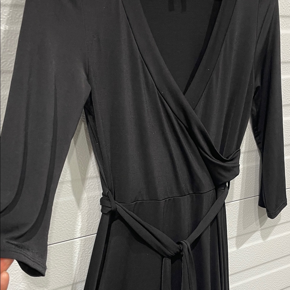 Chic Black Long Sleeve Wrap Dress - Picture 5 of 6